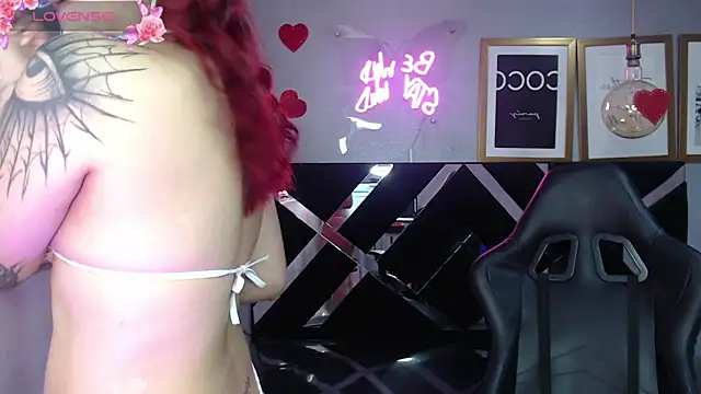 Snapshot of Red_Bunny_v chatting on 30, 4, 2026 Red Bunny v online show from 30, 4, 2026