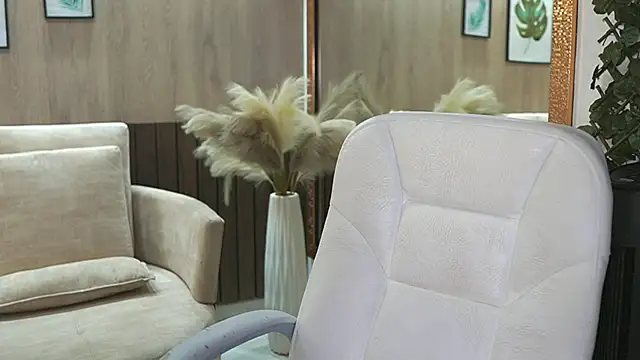 Snapshot of GiaNovak chatting on 29, 10, 2025 GiaNovak online show from 29, 10, 2025