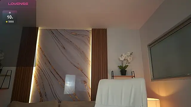 Snapshot of GiaNovak chatting on 20, 12, 2025 GiaNovak online show from 20, 12, 2025