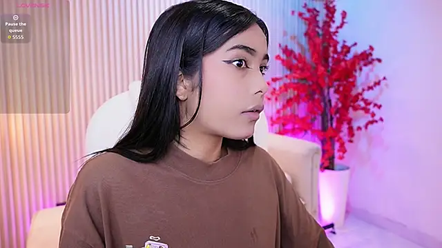 Snapshot of GiaNovak chatting on 23, 10, 2025 GiaNovak online show from 23, 10, 2025