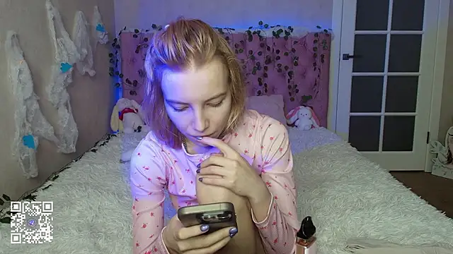 Pink Lila18 online show from 16, 2, 2026