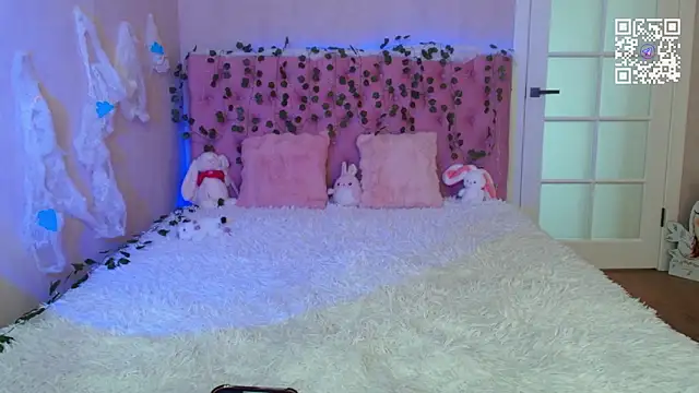 Pink Lila18 online show from 10, 2, 2026