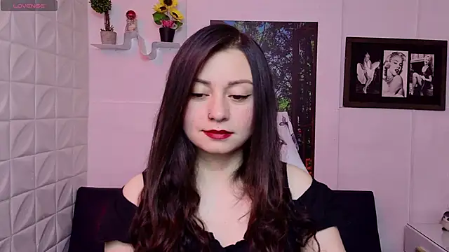 Snapshot of Eva_Roussell chatting on 19, 5, 2026 Eva Roussell online show from 19, 5, 2026