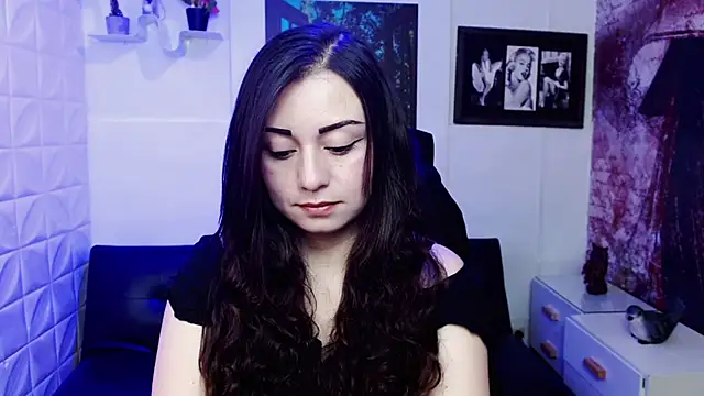 Eva Roussell online show from 12, 11, 2025