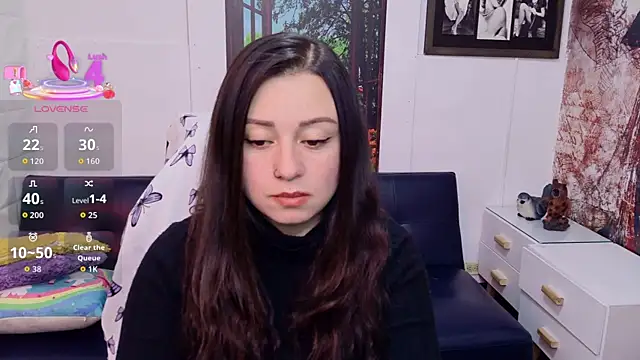 Snapshot of Eva_Roussell chatting on 4, 6, 2026 Eva Roussell online show from 4, 6, 2026