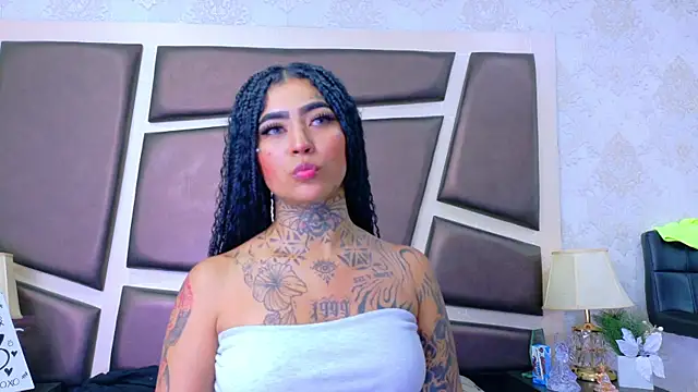 EmilieLake online show from 8, 5, 2026