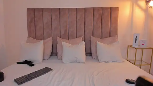 amber colliiins online show from 13, 2, 2026