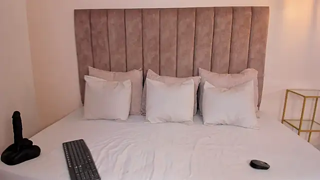 amber colliiins online show from 14, 11, 2025