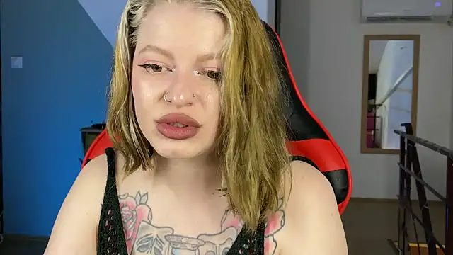 Mia Kamp online show from 19, 9, 2025