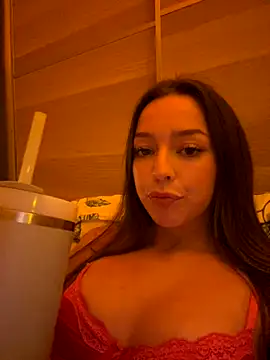 Snapshot of LillieOlive chatting on 28, 9, 2025 LillieOlive online show from 28, 9, 2025