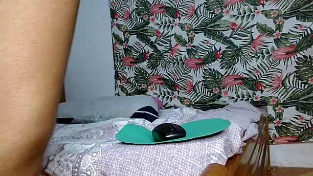 smallkarlakarla online show from 17, 2, 2026