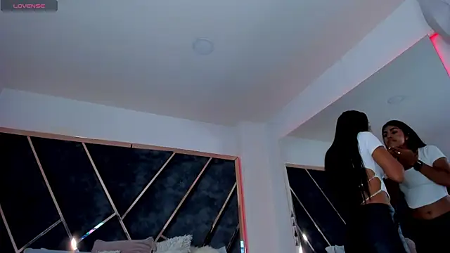 Snapshot of SusanaHenao chatting on 18, 11, 2025 SusanaHenao online show from 18, 11, 2025