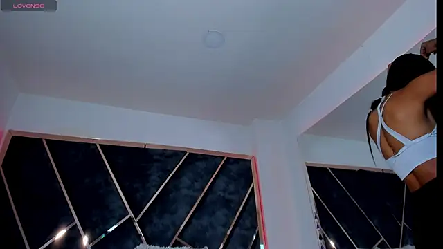 Snapshot of SusanaHenao chatting on 19, 11, 2025 SusanaHenao online show from 19, 11, 2025