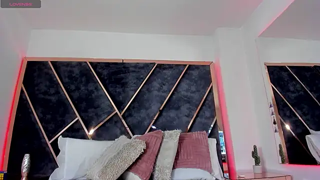 SusanaHenao online show from 12, 1, 2026