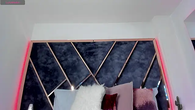 Snapshot of SusanaHenao chatting on 11, 10, 2025 SusanaHenao online show from 11, 10, 2025