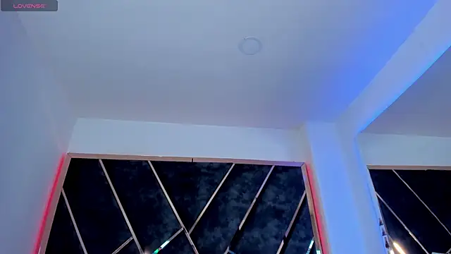 Snapshot of SusanaHenao chatting on 6, 11, 2025 SusanaHenao online show from 6, 11, 2025