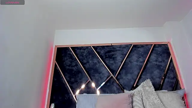 Snapshot of SusanaHenao chatting on 22, 11, 2025 SusanaHenao online show from 22, 11, 2025