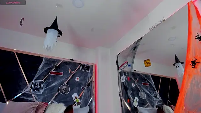 Snapshot of SusanaHenao chatting on 21, 10, 2025 SusanaHenao online show from 21, 10, 2025