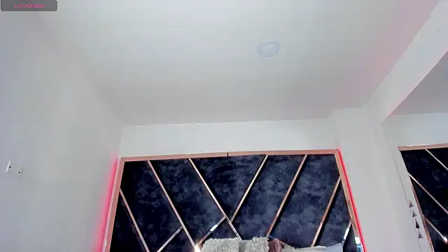 Snapshot of SusanaHenao chatting on 21, 11, 2025 SusanaHenao online show from 21, 11, 2025