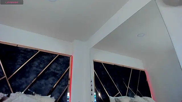 Snapshot of SusanaHenao chatting on 28, 11, 2025 SusanaHenao online show from 28, 11, 2025