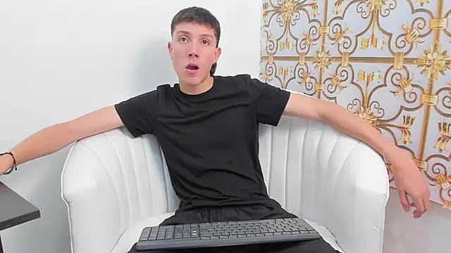 LittleDanny  online show from 21, 11, 2025