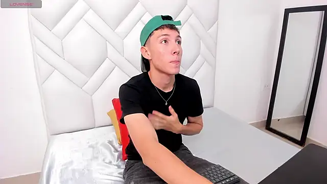 LittleDanny  online show from 3, 11, 2025