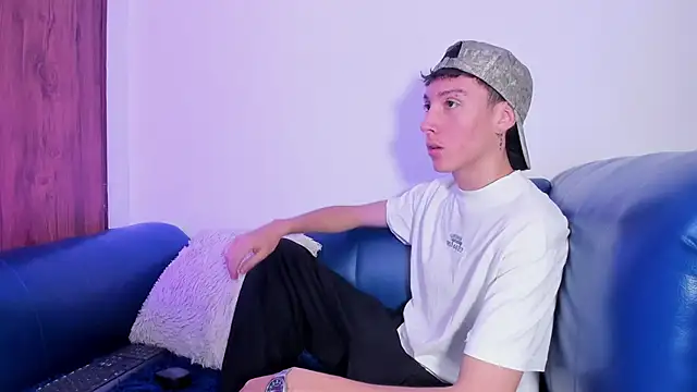 LittleDanny  online show from 18, 4, 2026