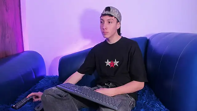 LittleDanny  online show from 21, 4, 2026