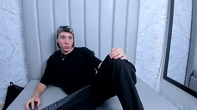 LittleDanny  online show from 1, 12, 2025