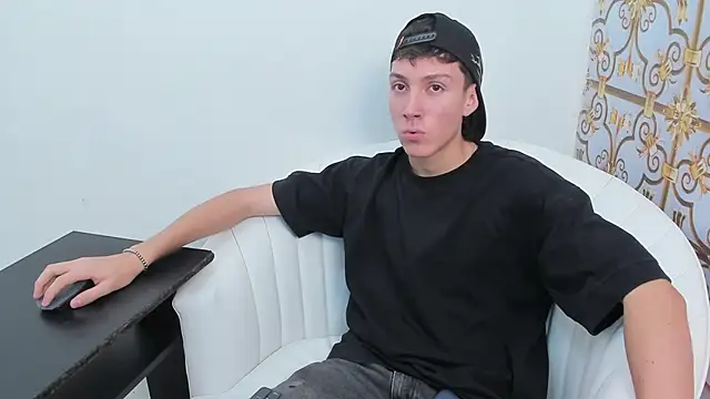 LittleDanny  online show from 18, 12, 2025