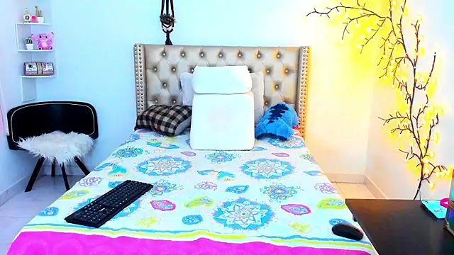 LenaStylesOA online show from 11, 11, 2025