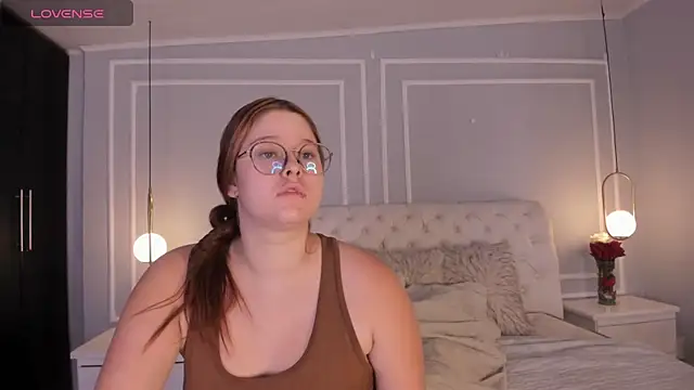 sakura Gomez online show from 18, 4, 2026