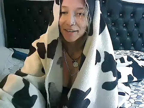 Snapshot of Licethf00x chatting on 24, 9, 2025 Licethf00x online show from 24, 9, 2025