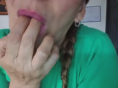 MiaVega online show from 11, 10, 2025