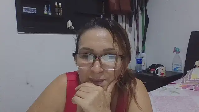 MiaVega online show from 2, 11, 2025