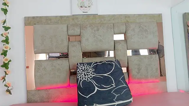 Natasha-Adams online show from 30, 11, 2025