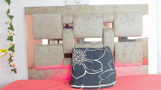 Natasha-Adams online show from 28, 11, 2025