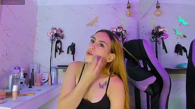 Natasha-Adams online show from 7, 4, 2026