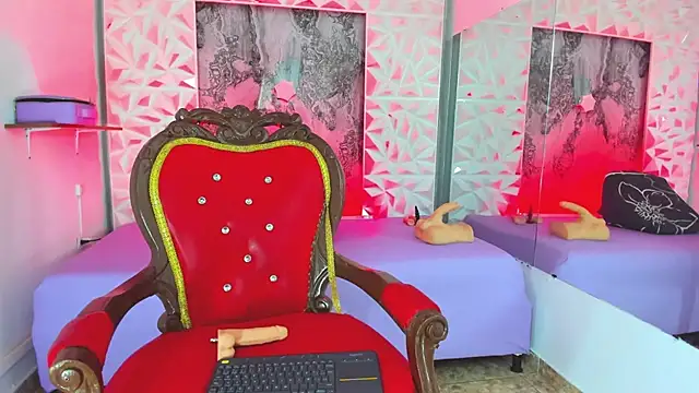 Natasha-Adams online show from 8, 11, 2025