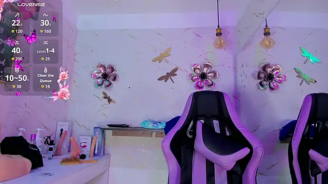 Natasha-Adams online show from 8, 4, 2026