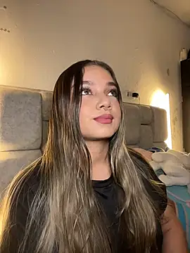 Snapshot of AnnyLopezzz_ chatting on 5, 5, 2026 AnnyLopezzz online show from 5, 5, 2026