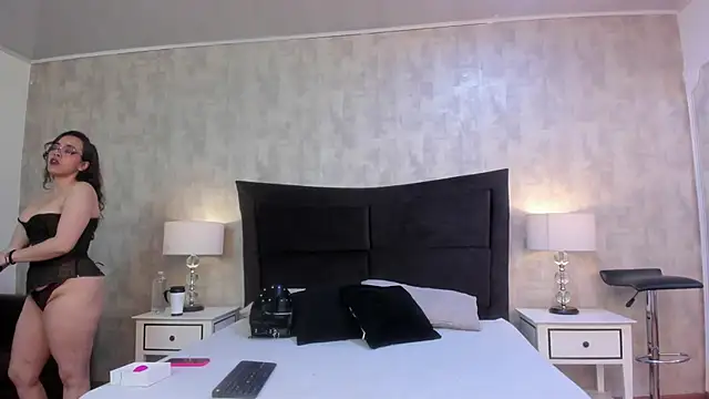 BarbaraLeython1 online show from 9, 10, 2025