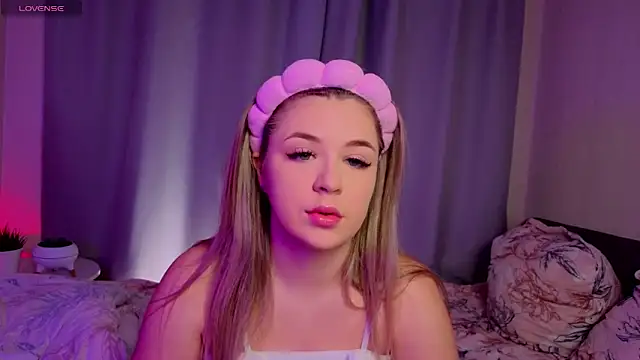 AliaBuerstatte online show from 14, 11, 2025