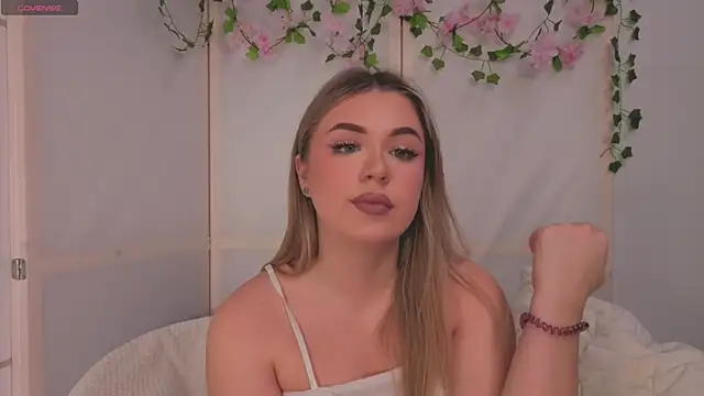 AliaBuerstatte online show from 25, 11, 2025