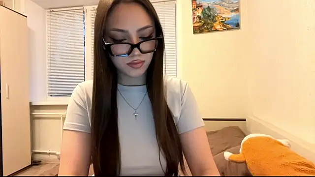 Leaf Unto online show from 27, 10, 2025