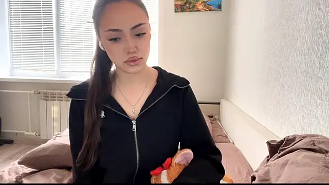 Leaf Unto online show from 12, 11, 2025