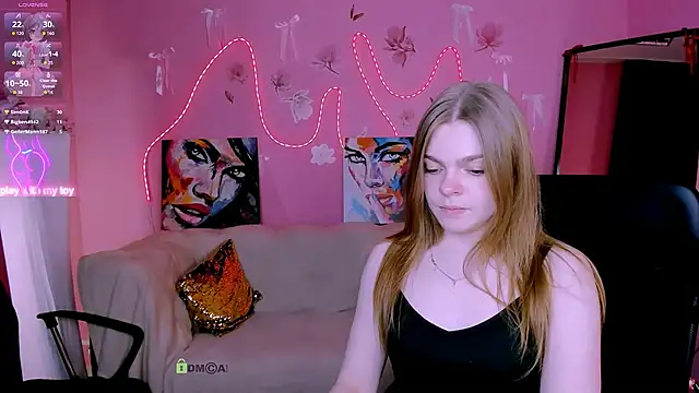 Snapshot of veronica_bubble chatting on 24, 5, 2026 veronica bubble online show from 24, 5, 2026
