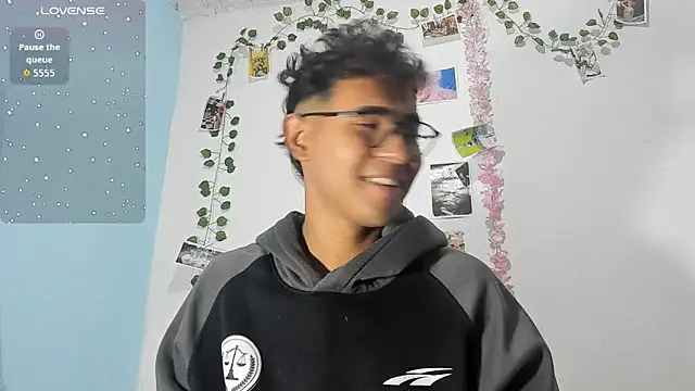 Snapshot of cute_sammy_1 chatting on 27, 11, 2025 cute sammy 1 online show from 27, 11, 2025