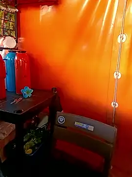 Snapshot of Sol_Sunny chatting on 25, 4, 2026 Sol Sunny online show from 25, 4, 2026