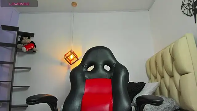 MOLLYSPENCER1 online show from 14, 4, 2026